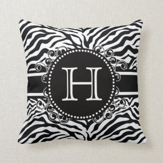 Zebra Pattern met Monogram Cool and Bold Kussen