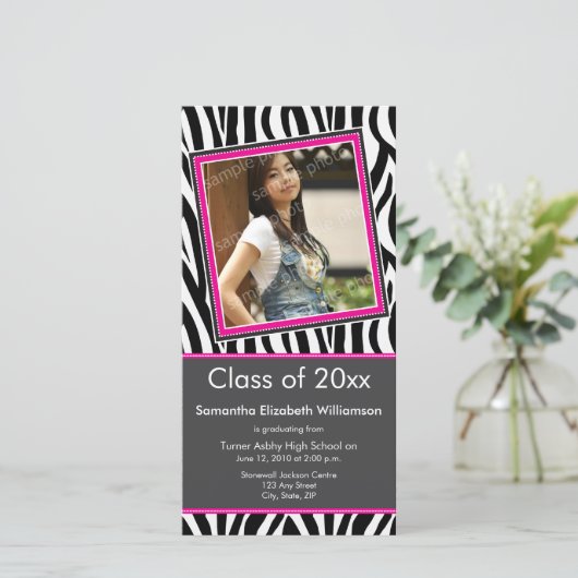 Zebra Print Afstuderen Foto aankondiging (roze) (Staand voorkant)
