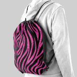 Zebra Print Black Hot Pink Trekkoord Rugzakje<br><div class="desc">Grafische moderne,  hete roze en zwarte zebra printprintprintbackpack.</div>