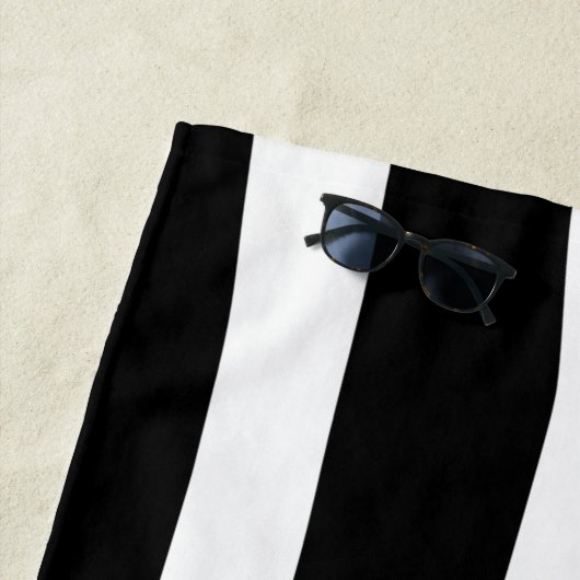 Zebra Print Stripes Pattern Strandlaken (In situ)