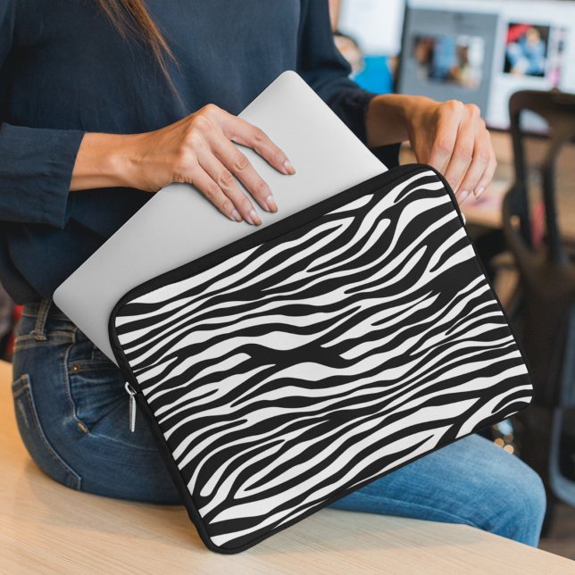 Zebra Print, Zebra Stripes, zwart en wit Laptop Sleeve (Creator heeft geüpload)