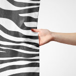 Zebra Print, Zebra Stripes, zwart en wit Sjaal<br><div class="desc">Elegant,  stijlvol en verfijnd zebrapatroon in zwarte en witte kleur. Moderne en trendy cadeau,  perfect voor de dierenkopper in je leven.</div>