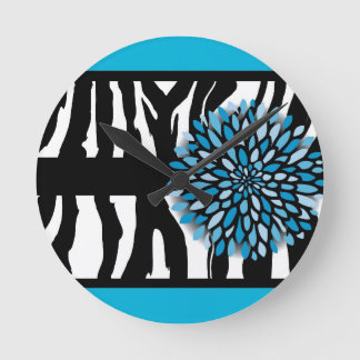 Zebra Stripes met Blue Chrysanthemum Ronde Klok