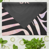 Zebra zwart-roze monogram theedoek (Gevouwen)
