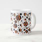 Zebra zwarte en Oranje pokadots Grote Koffiekop (Voorkant rechts)