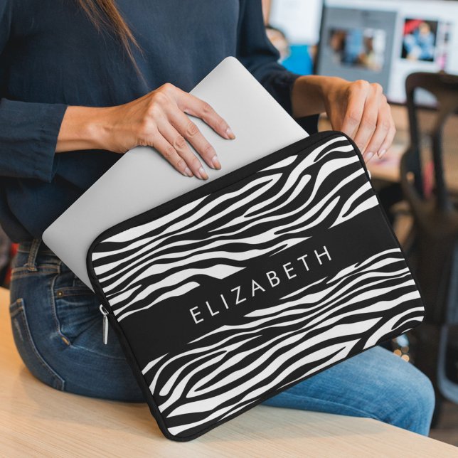 Zebraprint, strepen, zwart-wit, Jouw naam Laptop Sleeve (Creator heeft geüpload)