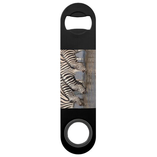 Zebras drink speed flessenopener (Achterkant)