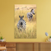 Zebras, langwerpig gras canvas afdruk (Insitu (Woonkamer))