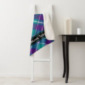 Zee Groen, Paars en blauw Tartan Sherpa Deken (In situ)