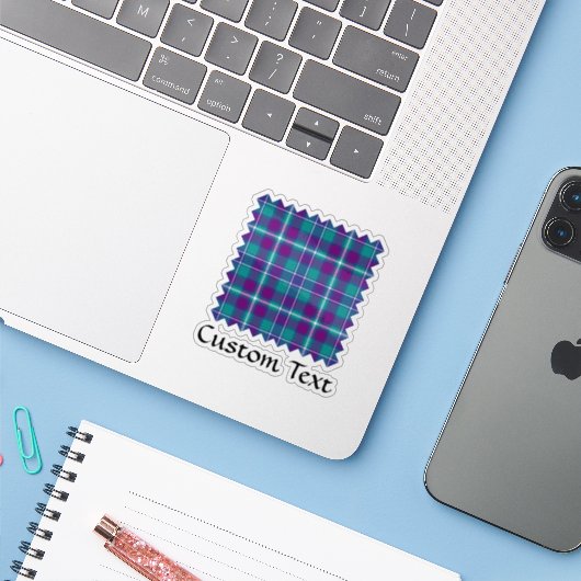 Zee Groen, Paars en blauw Tartan Sticker (Laptop met iPhone)