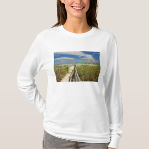Zee haver (Uniola paniculata) die op het strand wo T-shirt