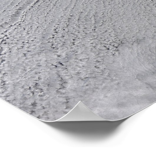 Zee-ijs en wolkenstraten in het Zee Bering Poster (Hoek)