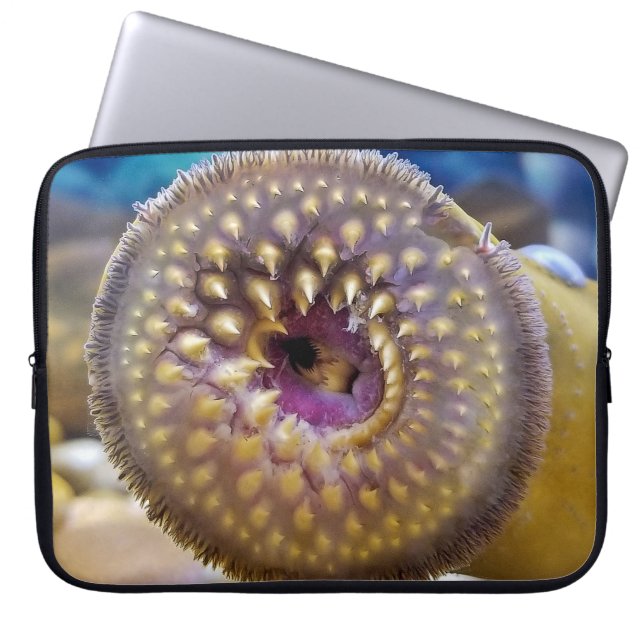 Zee Lamprey Mouth Laptop Sleeve (Voorkant)