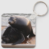 Zee-liontoetsenbord Sleutelhanger (Achterkant)