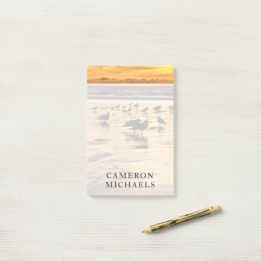 Zee loopt op zonsondergang naar het strand post-it® notes (Op bureau)