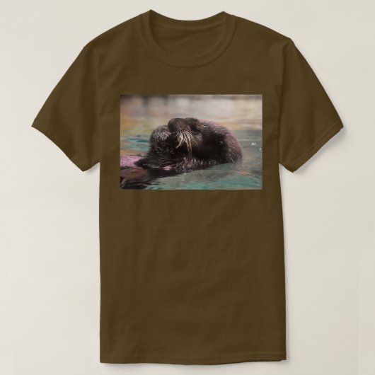 Zee Otter in Georgia Aquarium T-shirt (Design voorkant)