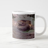 Zee Otters Holding Hands Grote Koffiekop (Rechts)