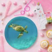 Zee Scheerschildpad zwemt in turkooizen oceaanwate Papieren Bordje (Feest)