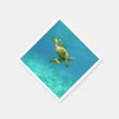 Zee Scheerschildpad zwemt in turkooizen oceaanwate Servet (Hoek)