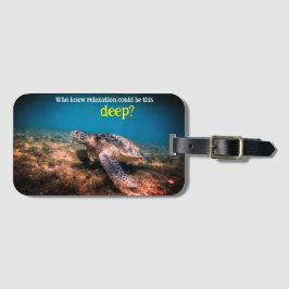 Zee schildpad ontspannen onder water bagagelabel