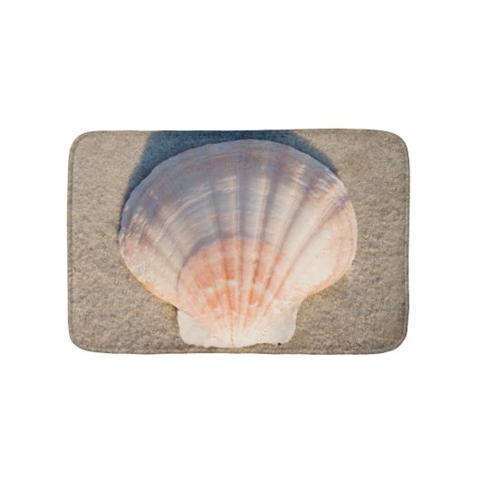 Zee Shell dat op zandstrand wetend Badmat (Voorkant)