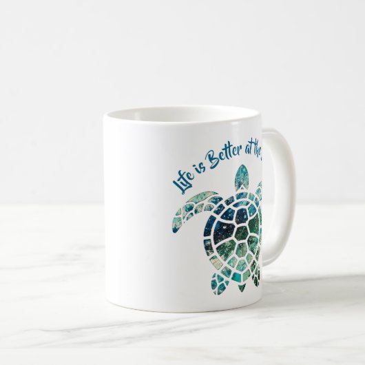 Zee Turtle - Het leven is beter op het strand Koffiemok (Voorkant rechts)