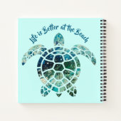 Zee Turtle - Het leven is beter op het strand Notitieboek (Achterkant)