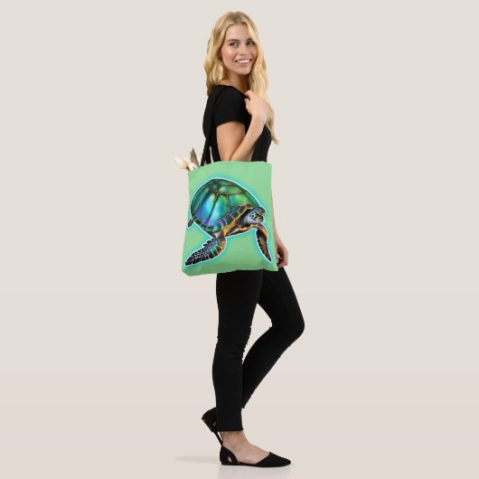Zee Turtle Tote Bag (Op model)