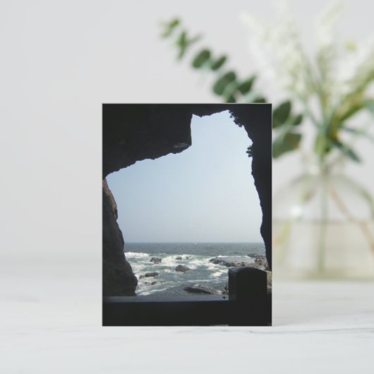 Zee uitzicht uit een grot briefkaart (Staand voorkant)