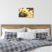 Zee Urchin op nat zeeen zand Canvas Print (Insitu (Slaapkamer))