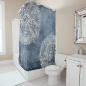 Zee Urchin Waterverf Ocean Navy Blue White Douchegordijn (In situ)