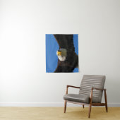 Zeearend vliegt dicht langs wandkleed (In situ)