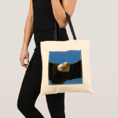 Zeearend vliegt dichtbij tote bag (Voorkant (product))