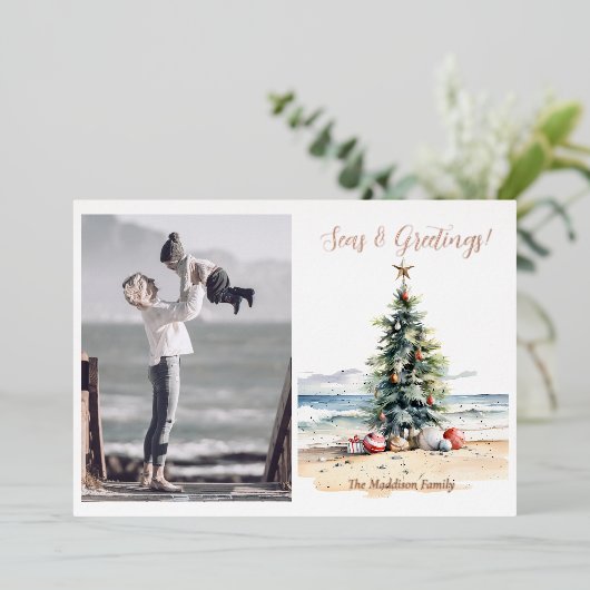 Zeeen en Groeten Kerstboom op het strand Folie Feestdagenkaart (Staand Voorkant)