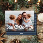 Zeeen & Groeten Familie Foto Kerst Kaart<br><div class="desc">Vier het vakantieseizoen met een kusttwist met behulp van onze Zeeen & Groeten Familie Foto Kerst Kaart! Deze charmante kaart heeft een prachtig ontwerp dat uw favoriete familiefoto toont, aangevuld met elegante zeeschelp-accenten die de rust van het strand oproepen. Design Highlights: gepersonaliseerde touch: maak het uniek van jou door een...</div>