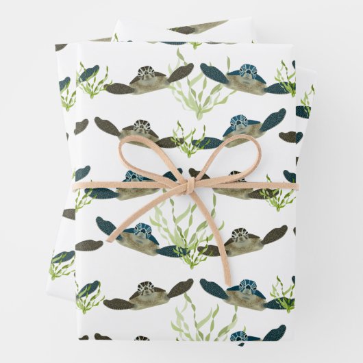 Zeeen schildpadden met papierbladen inpakpapier vel (In situ)