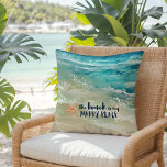 Zeegolven in de Oostzee met een prettige Waterverf Kussen<br><div class="desc">Voeg een strandvibe toe aan uw huis met dit gezellige katoenen kustkussen met waterverf tropische turquoise en zeeen schuimgolven,  koraalzeester en typografie "The Beach is my happy place" in een nautisch marineblauw. Kunst door KL Stock</div>