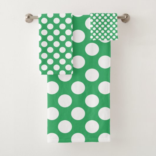 Zeegroen: Groot wit Stippenpatroon Bad Handdoek (Insitu)
