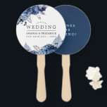 Zeemacht en wit met zilver Foil Wedding Favor Handwaaier<br><div class="desc">De marinier en de witte bloemen bruiloft begunstigt fans met zilveren accenten.</div>