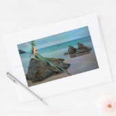 Zeemeermin die naar buiten kijkt over de Sticker v (Envelop)