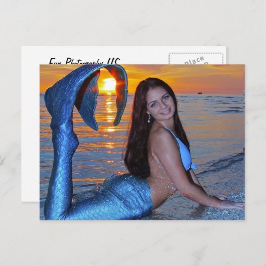 Zeemeermin die zich op het strand op het Briefkaar Briefkaart (Voorkant / Achterkant)