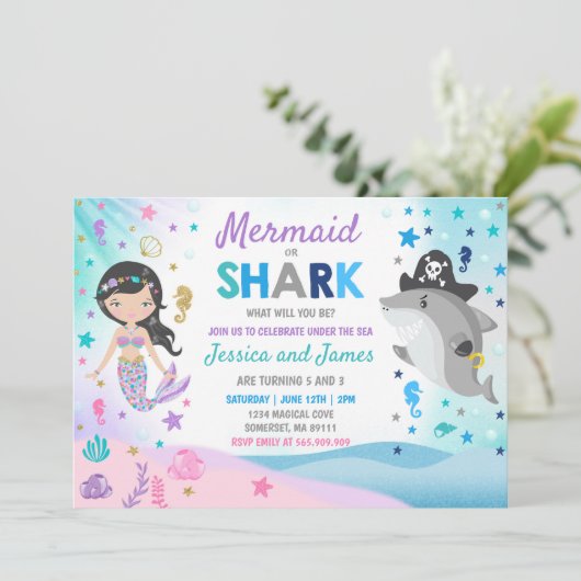 Zeemeermin en haai verjaardag uitnodiging zwembad  (Staand voorkant)
