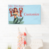 Zeemeermin Holding Lobsters Thunder_Cove Spandoek (Insitu)