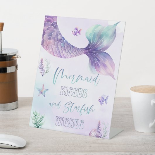 Zeemeermin kussen en zeesterren wensen Onder het Z Reclamebord Met Voetstuk (Insitu)