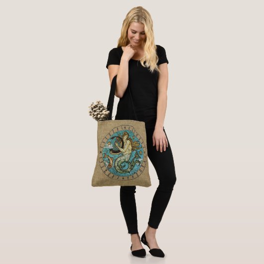 Zeemeermin met Harp Tote Bag (Op model)
