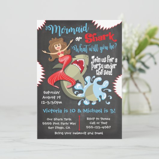 Zeemeermin of haai Verjaardag Pool Party Uitnodigi Kaart (Staand voorkant)