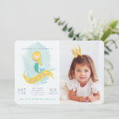 Zeemeermin onder de uitnodiging van het zee verjaa (Staand voorkant)