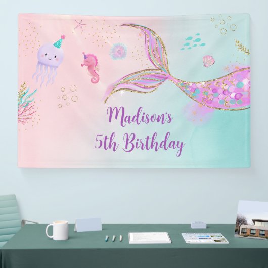 Zeemeermin onder het Zee Roze Paarse verjaardag Spandoek (Beurs)