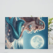 Zeemeermin op het strand 's nachts feestdagenkaart (Staand voorkant)