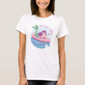 Zeemeermin op roze surfplank De Oceaan komt eraan T-shirt (Voorkant)